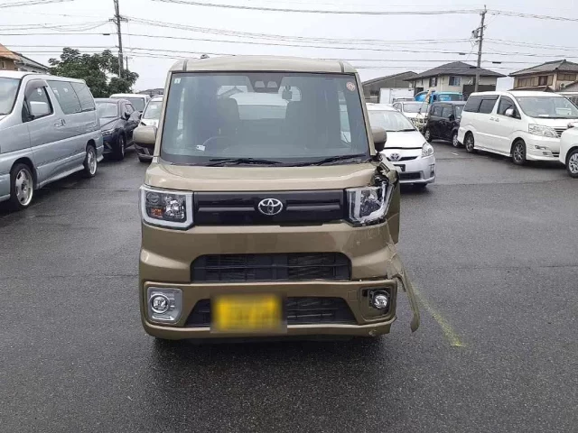 Toyota PIXIS MEGA
