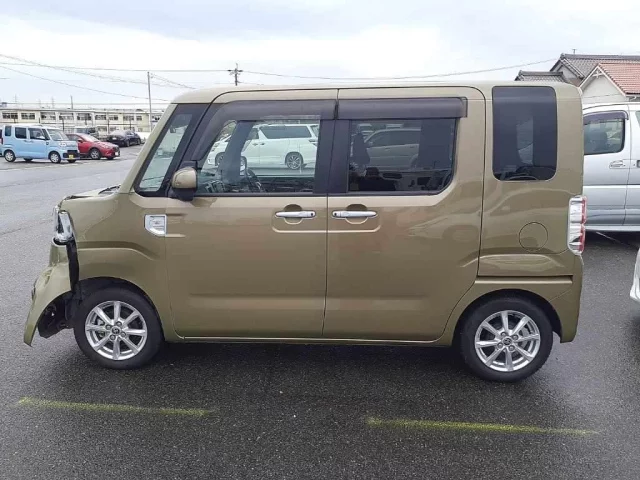 Toyota PIXIS MEGA