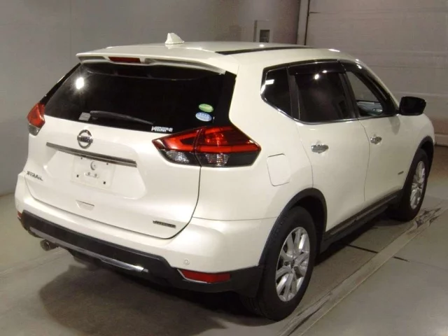 Nissan X-TRAIL