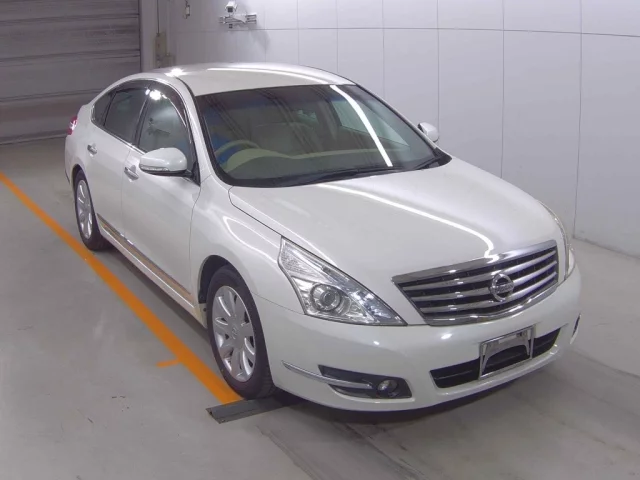Nissan TEANA