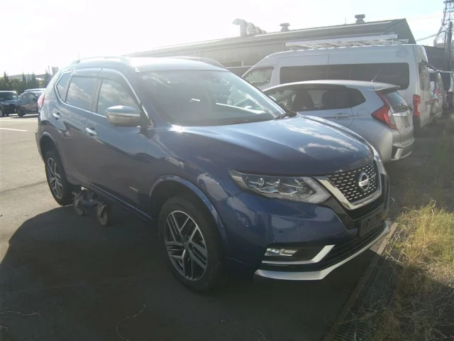 Nissan X-TRAIL