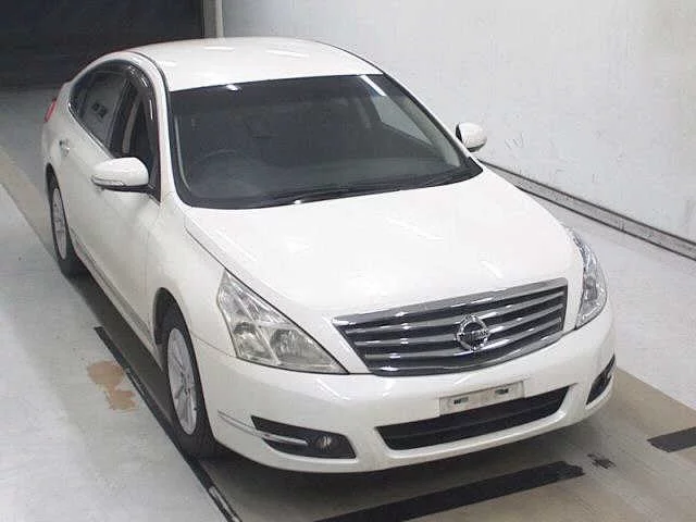 Nissan TEANA