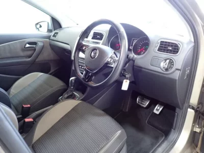 Volkswagen CROSS POLO