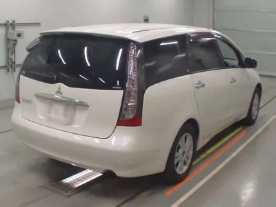 Mitsubishi GRANDIS