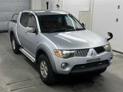 Mitsubishi TRITON
