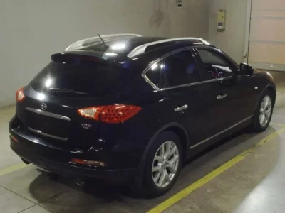 Nissan SKYLINE CROSSOVER