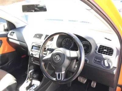 Volkswagen CROSS POLO