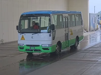 Nissan BUS