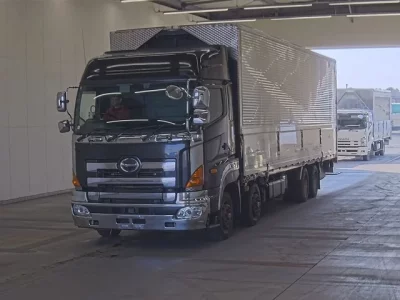 Hino TRUCK