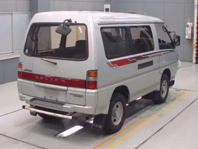 Mitsubishi DELICA WAGON