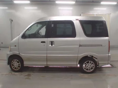 Daihatsu ATRAI SEVEN