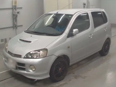 Daihatsu YRV