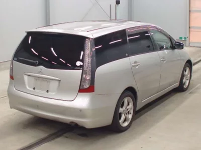 Mitsubishi GRANDIS