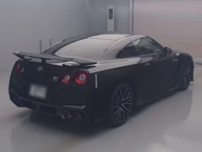 Nissan GT-R