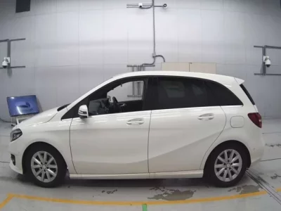 Mercedes-Benz B CLASS