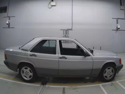 Mercedes-Benz 190 SERIES