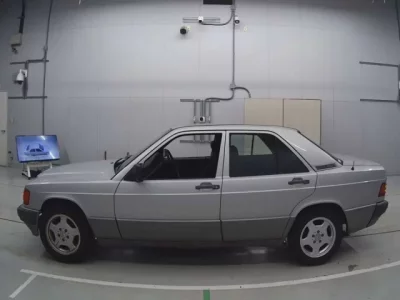 Mercedes-Benz 190 SERIES