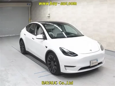 Tesla MODELY