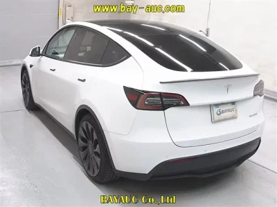 Tesla MODELY