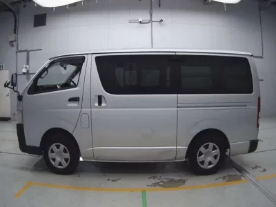 Toyota REGIUS ACE VAN