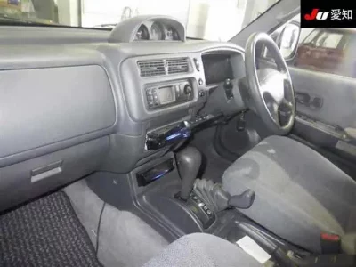 Mitsubishi CHALLENGER