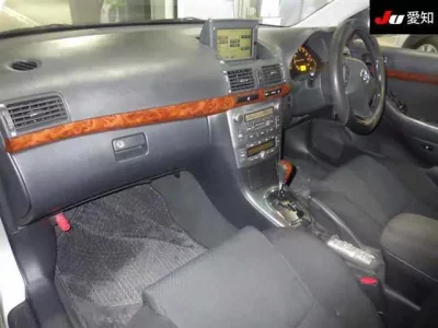 Toyota AVENSIS SEDAN