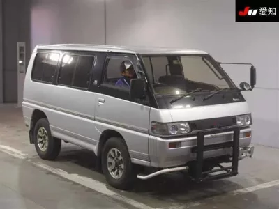 Mitsubishi DELICA WAGON