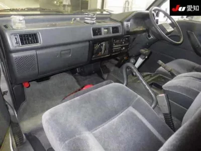 Mitsubishi DELICA WAGON