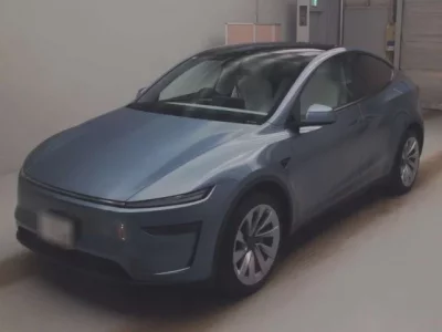 Tesla MODELY