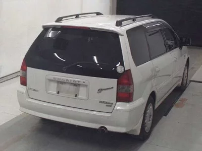 Mitsubishi CHARIOT GRANDIS
