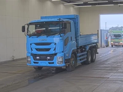 Isuzu GIGA