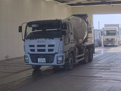 Isuzu GIGA