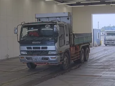 Isuzu GIGA
