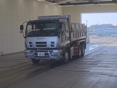 Isuzu GIGA