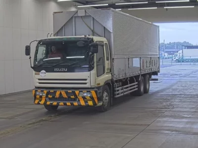 Isuzu GIGA