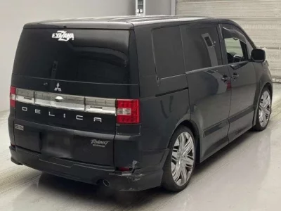 Mitsubishi DELICA D5