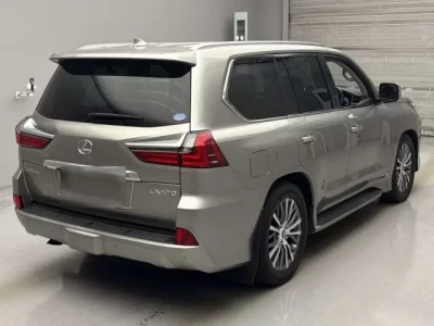 Lexus LX