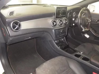 Mercedes-Benz CLA CLASS