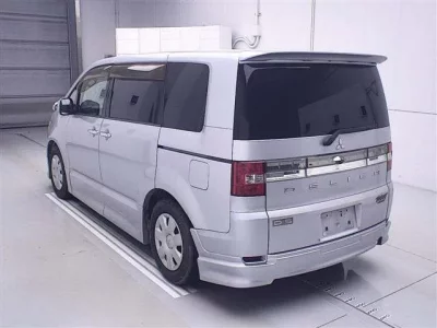Mitsubishi DELICA D5