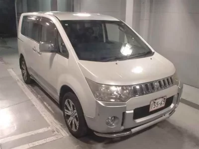 Mitsubishi DELICA D5