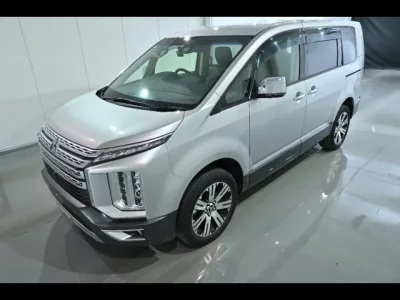 Mitsubishi DELICA D5
