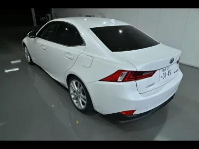 Lexus IS