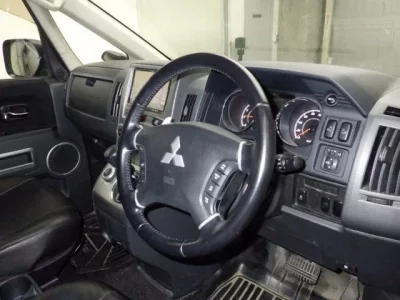 Mitsubishi DELICA D5