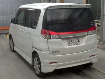Mitsubishi DELICA D2