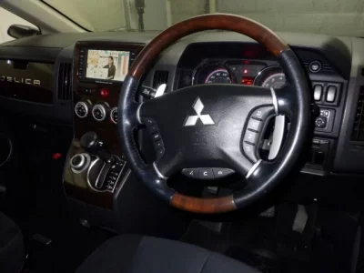 Mitsubishi DELICA D5