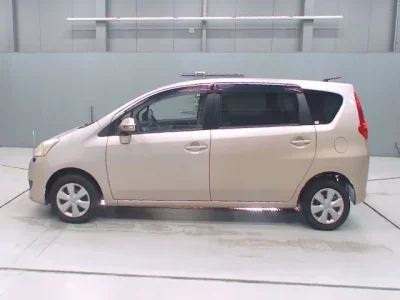 Toyota PASSO SETTE