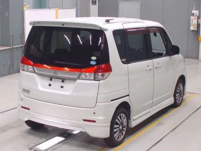 Mitsubishi DELICA D2