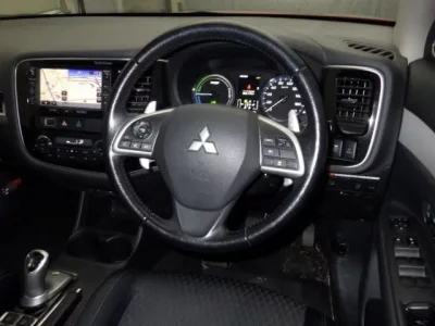 Mitsubishi OUTLANDER PHEV