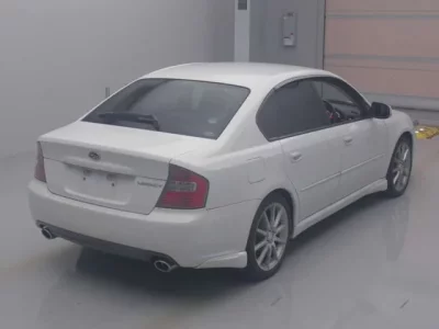 Subaru LEGACY B4