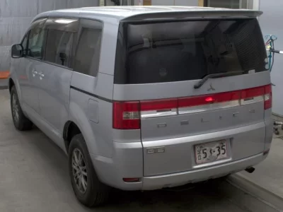 Mitsubishi DELICA D5